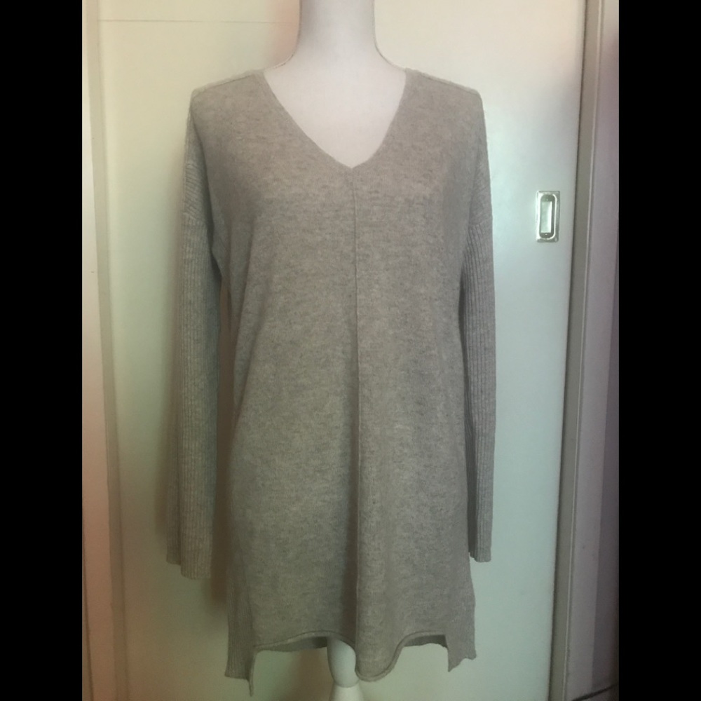 Like new Splendid grey cashmere sweater- Size S